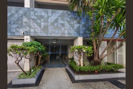 Apartamento à venda com 75m², 2 quartos e 1 vagaFachada e portaria