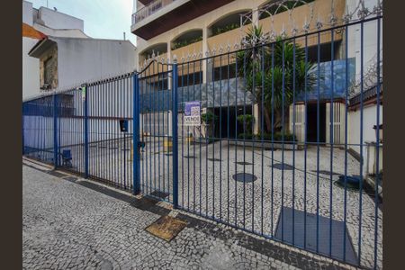 Apartamento à venda com 75m², 2 quartos e 1 vagaFachada e portaria