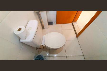 Casa à venda com 318m², 4 quartos e 8 vagas Casa à venda com 318m², 4 quartos e 8 vagasBanheiro de Serviço