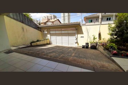 Casa à venda com 318m², 4 quartos e 8 vagas Casa à venda com 318m², 4 quartos e 8 vagasGaragem