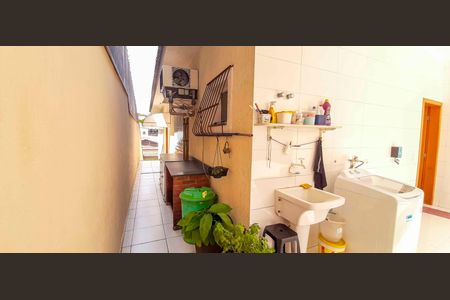 Casa à venda com 318m², 4 quartos e 8 vagas Casa à venda com 318m², 4 quartos e 8 vagasÁrea de Serviço