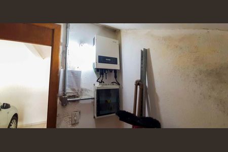 Casa à venda com 318m², 4 quartos e 8 vagas Casa à venda com 318m², 4 quartos e 8 vagasDepósito da Garagem