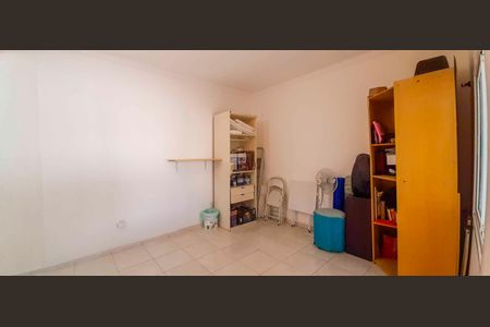 Casa à venda com 318m², 4 quartos e 8 vagas Casa à venda com 318m², 4 quartos e 8 vagasQuarto de Serviço