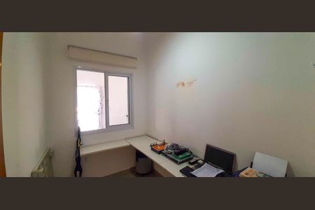 Casa à venda com 318m², 4 quartos e 8 vagas Casa à venda com 318m², 4 quartos e 8 vagasEscritório