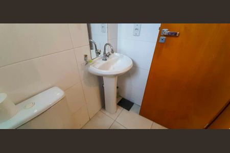 Casa à venda com 318m², 4 quartos e 8 vagas Casa à venda com 318m², 4 quartos e 8 vagasBanheiro de Serviço