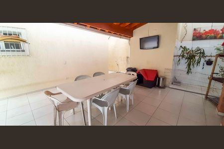 Casa à venda com 318m², 4 quartos e 8 vagas Casa à venda com 318m², 4 quartos e 8 vagasEspaço Gourmet