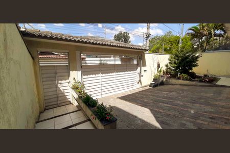 Casa à venda com 318m², 4 quartos e 8 vagas Casa à venda com 318m², 4 quartos e 8 vagasGaragem