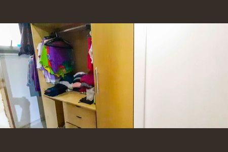 Casa à venda com 318m², 4 quartos e 8 vagas Casa à venda com 318m², 4 quartos e 8 vagasCloset da Suíte 1