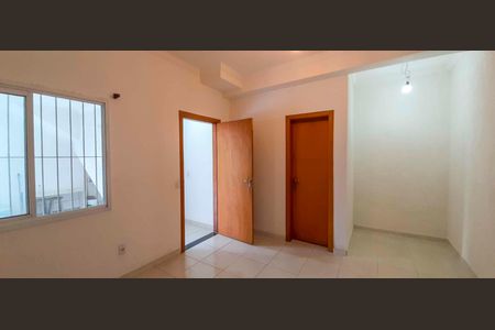 Casa à venda com 318m², 4 quartos e 8 vagas Casa à venda com 318m², 4 quartos e 8 vagasQuarto de Serviço