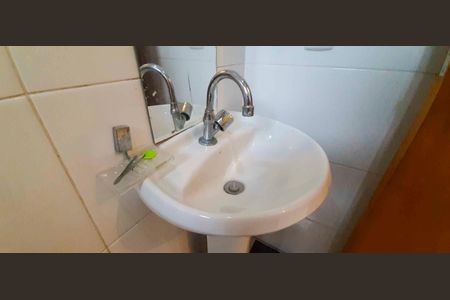 Casa à venda com 318m², 4 quartos e 8 vagas Casa à venda com 318m², 4 quartos e 8 vagasBanheiro de Serviço