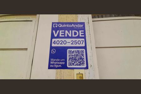 Casa à venda com 318m², 4 quartos e 8 vagas Casa à venda com 318m², 4 quartos e 8 vagasPlaca