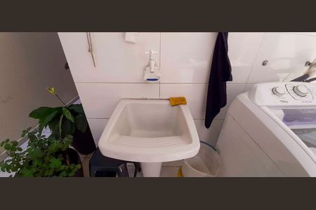 Casa à venda com 318m², 4 quartos e 8 vagas Casa à venda com 318m², 4 quartos e 8 vagasÁrea de Serviço