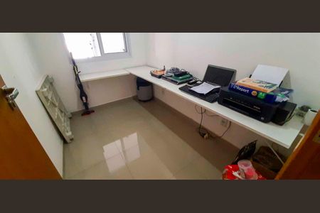 Casa à venda com 318m², 4 quartos e 8 vagas Casa à venda com 318m², 4 quartos e 8 vagasEscritório