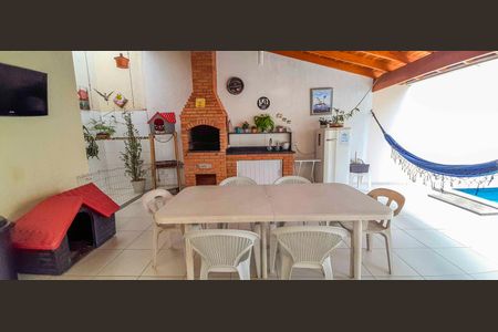 Casa à venda com 318m², 4 quartos e 8 vagas Casa à venda com 318m², 4 quartos e 8 vagasEspaço Gourmet