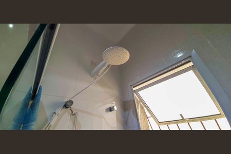 Casa à venda com 318m², 4 quartos e 8 vagas Casa à venda com 318m², 4 quartos e 8 vagasBanheiro da Suíte 2