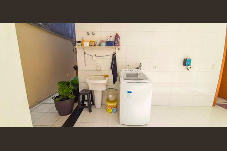 Casa à venda com 318m², 4 quartos e 8 vagas Casa à venda com 318m², 4 quartos e 8 vagasÁrea de Serviço