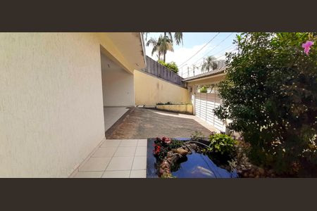 Casa à venda com 318m², 4 quartos e 8 vagas Casa à venda com 318m², 4 quartos e 8 vagasÁrea Externa