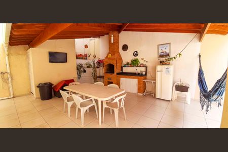 Casa à venda com 318m², 4 quartos e 8 vagas Casa à venda com 318m², 4 quartos e 8 vagasEspaço Gourmet