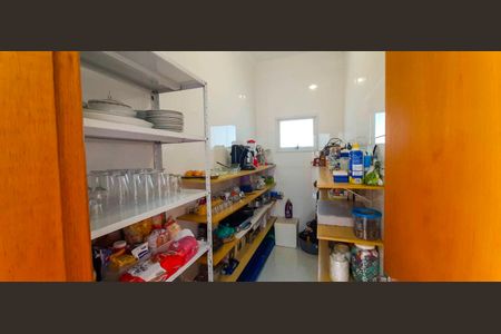Casa à venda com 318m², 4 quartos e 8 vagas Casa à venda com 318m², 4 quartos e 8 vagasDespensa