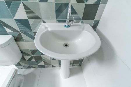 Casa de condomínio à venda com 125m², 2 quartos e 2 vagas Casa de condomínio à venda com 125m², 2 quartos e 2 vagasBanheiro de serviço