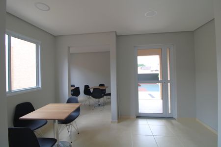 Apartamento à venda com 37m², 2 quartos e sem vagaÁrea comum