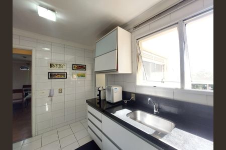 Apartamento à venda com 107m², 3 quartos e 2 vagas Apartamento à venda com 107m², 3 quartos e 2 vagasCozinha