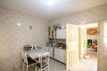 Casa à venda com 130m², 4 quartos e sem vaga Casa à venda com 130m², 4 quartos e sem vagaCozinha 1