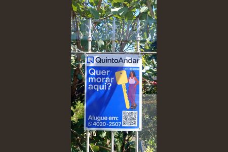 Casa à venda com 130m², 4 quartos e sem vaga Casa à venda com 130m², 4 quartos e sem vagaPlaquinha