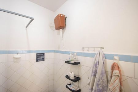 Casa à venda com 130m², 4 quartos e sem vaga Casa à venda com 130m², 4 quartos e sem vagaBanheiro