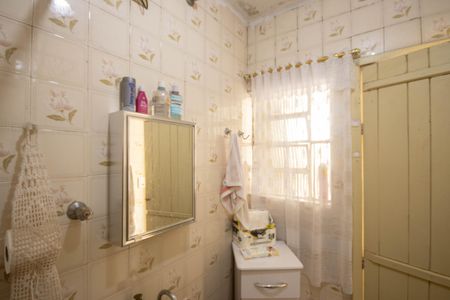 Casa à venda com 130m², 4 quartos e sem vaga Casa à venda com 130m², 4 quartos e sem vagaBanheiro da Suíte