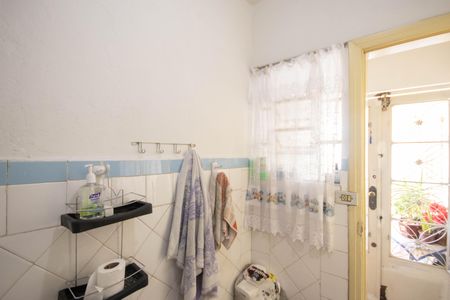 Casa à venda com 130m², 4 quartos e sem vaga Casa à venda com 130m², 4 quartos e sem vagaBanheiro