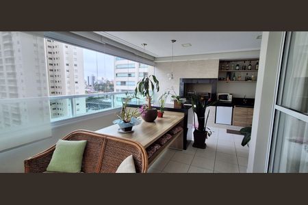 Apartamento para alugar com 240m², 4 quartos e 4 vagasVaranda
