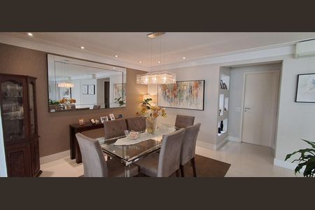 Apartamento para alugar com 240m², 4 quartos e 4 vagasSala