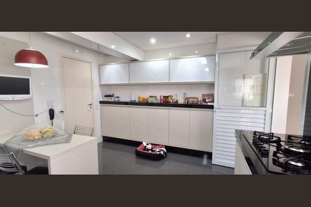 Apartamento para alugar com 240m², 4 quartos e 4 vagasCozinha