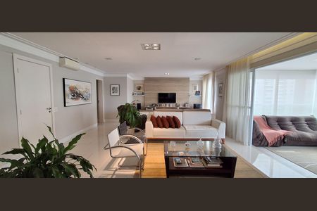 Apartamento para alugar com 240m², 4 quartos e 4 vagasSala