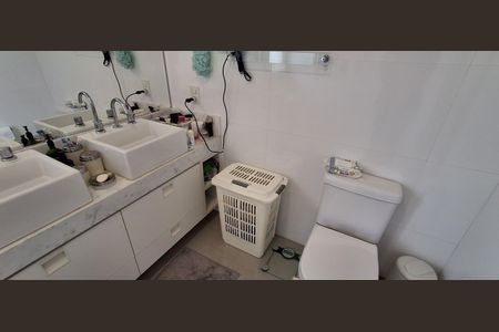 Apartamento para alugar com 240m², 4 quartos e 4 vagasBanheiro da Suíte 1