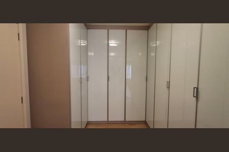 Apartamento para alugar com 240m², 4 quartos e 4 vagasCloset