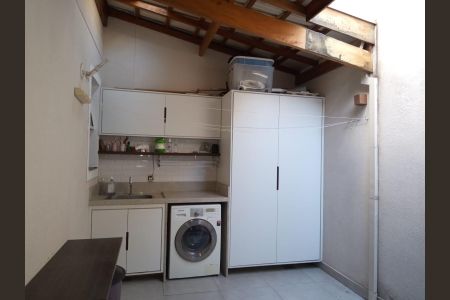 Casa de condomínio à venda com 80m², 3 quartos e 2 vagasÁrea de Serviço