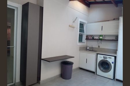 Casa de condomínio à venda com 80m², 3 quartos e 2 vagasÁrea de Serviço