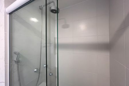 Banheiro de kitnet/studio à venda com 1 quarto, 27m² em Vila Mariana, São Paulo