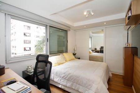 Apartamento à venda com 126m², 3 quartos e 1 vaga Apartamento à venda com 126m², 3 quartos e 1 vagaSuíte