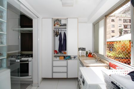 Apartamento à venda com 126m², 3 quartos e 1 vaga Apartamento à venda com 126m², 3 quartos e 1 vagaÁrea de Serviço