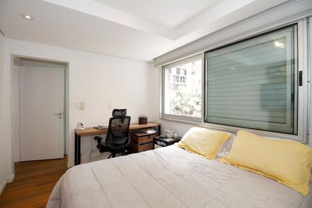 Apartamento à venda com 126m², 3 quartos e 1 vaga Apartamento à venda com 126m², 3 quartos e 1 vagaSuíte