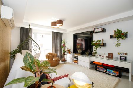 Sala de apartamento à venda com 3 quartos, 126m² em Cerqueira César, São Paulo