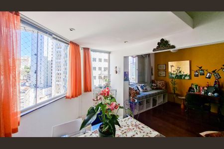 Apartamento à venda com 95m², 3 quartos e 2 vagasSala