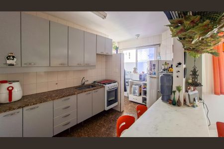 Apartamento à venda com 95m², 3 quartos e 2 vagasCozinha e Área de Serviço