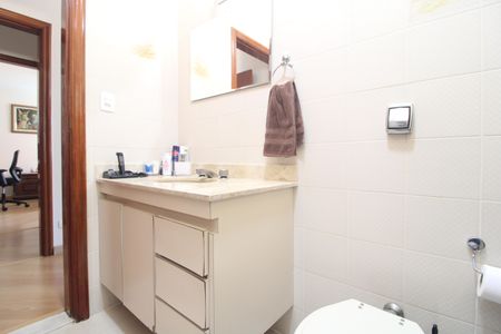 Casa à venda com 327m², 4 quartos e 4 vagasBanheiro da suíte 3