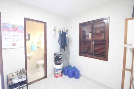 Casa à venda com 327m², 4 quartos e 4 vagasQuarto de serviço