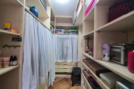 Apartamento à venda com 107m², 3 quartos e 2 vagasCloset da suíte