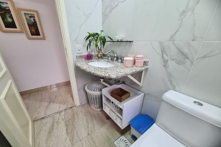 Apartamento à venda com 107m², 3 quartos e 2 vagasBanheiro